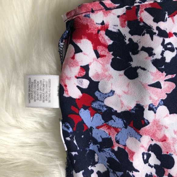 Sleeveless floral blouse with color. XL - Picture 4 of 8